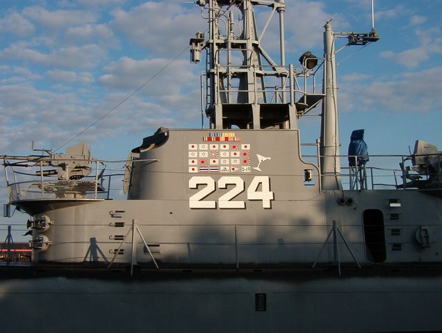 FD2004UssCod_065.JPG