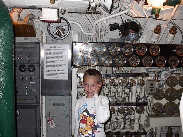 FD2004UssCod_093.JPG