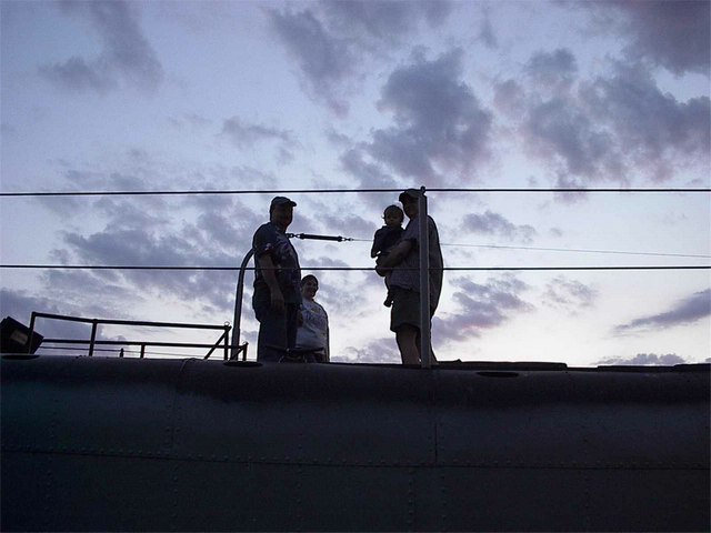 FD2004UssCod_099.JPG