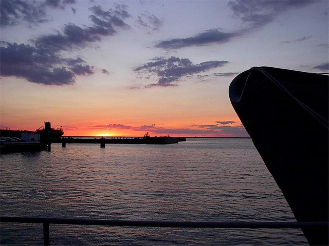 FD2004UssCod_100.JPG