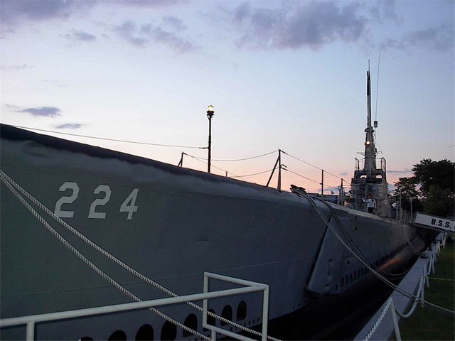 FD2004UssCod_102.JPG