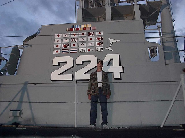 FD2004UssCod_107.JPG