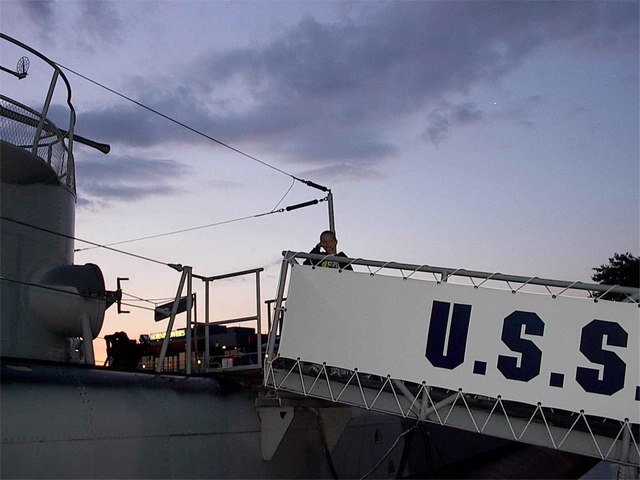 FD2004UssCod_108.JPG