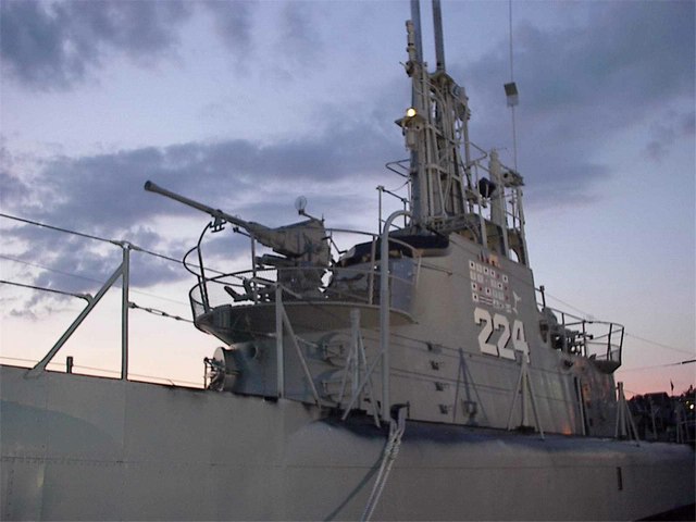 FD2004UssCod_109.JPG